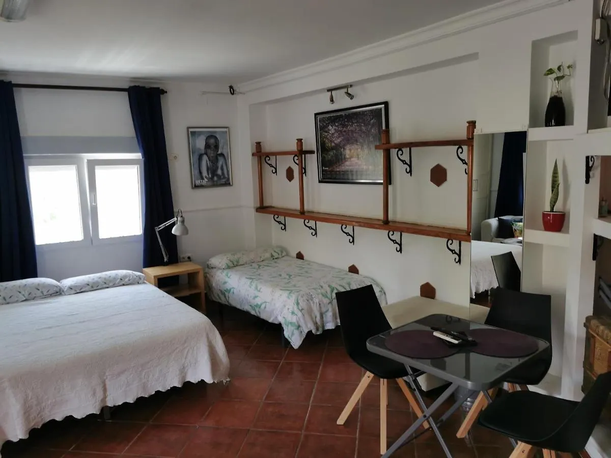 Las Tres Macetas Malaga Apartment